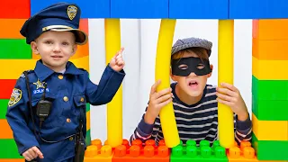اغاني اطفال عن الشرطة Vania Mania Call The Police تعليم وقصص اخلاقية للاطفال باللغة العربية 
