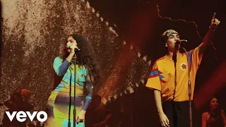 Milo J, Silvana Estrada - Cuando El Agua Hirviendo (En Vivo desde Colombia/ColombiaFanClub❤️)