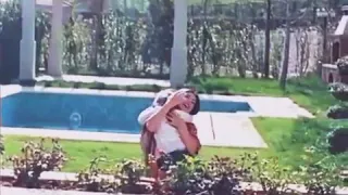 عم بطلب من رب العالي    ياخد من  عمري ويعطيك  دندنها
