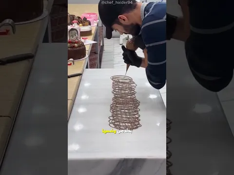 المدير ظن أنه يدمّر الكعكة… لكنه كان مخطئًا 😯