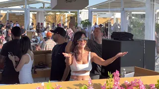 kim lee s outtro at cabana pool bar