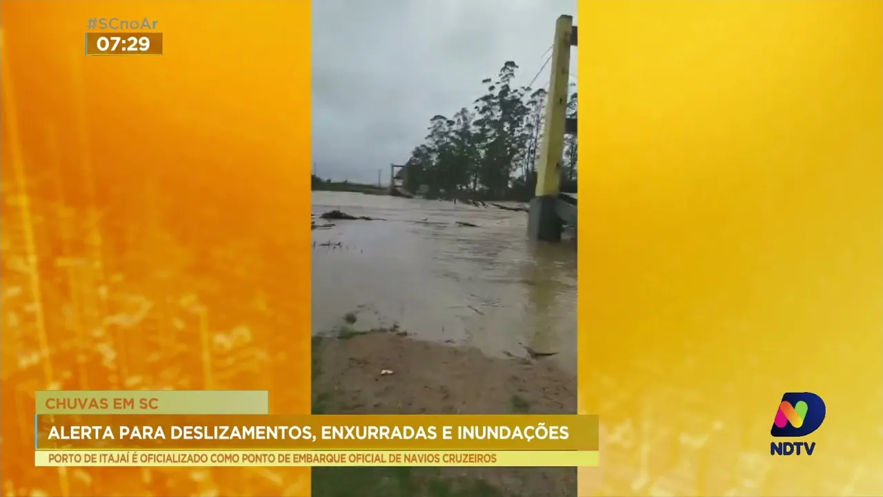 Ponte na Guarda do Cubatão, em Palhoça, é arrastada por correnteza de rio