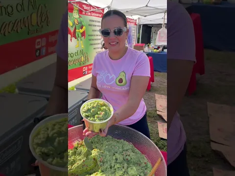 Packing some guacamole. Best guacamole in the Universe!!! #viral #fyp #yummy #delicious #vegan
