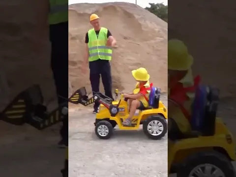 Діма поспішає рятувати трактор! 💪