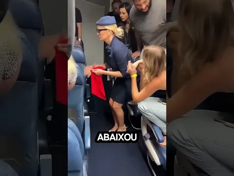 Passageiros de avião encontram algo assustador! 🛫😲
