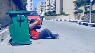 ال  ذ ين  ي نف ق ون  أ م و ال ه م ب الل  ي ل  و الن  ه ار  س ر  ا و ع ل ان ي ة  ف ل ه م  أ ج ر ه م  دندنها