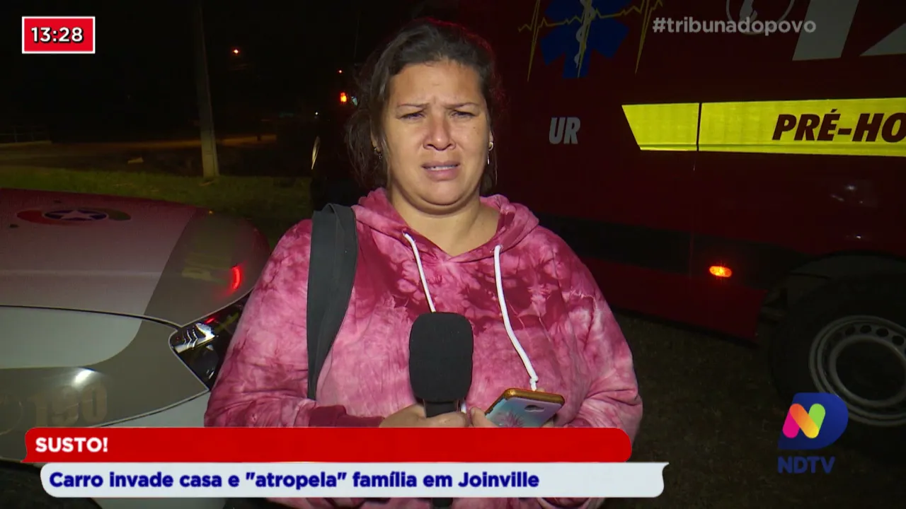 Susto! Carro invade casa e ‘atropela’ família em Joinville