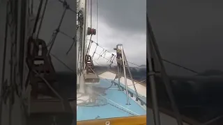 Sailing in a building sea state 🌊
