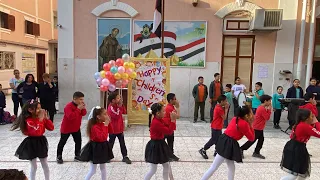 استعراض عيد الطفولة   احنا الجيل الصح الفلته    دندنها