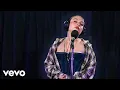 Lagu Lola Young - Spiders in the Live Lounge