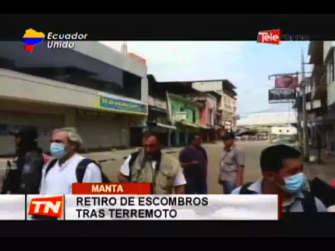 Retiro de escombros tras terremoto