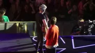 Download One Direction - Don't forget where you belong (live) MP3