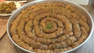 Baklavasız bayramlarınızın kurtarıcısı olacak şahane bir lezzet. Yapması son derece kolay olan ve le. 