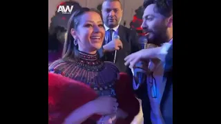 تامر حسني يغني أغنية سي السيد لرضوى الشربيني في حفل زفاف ابنة اصالة   شوفو ردة فعلها إيه    دندنها