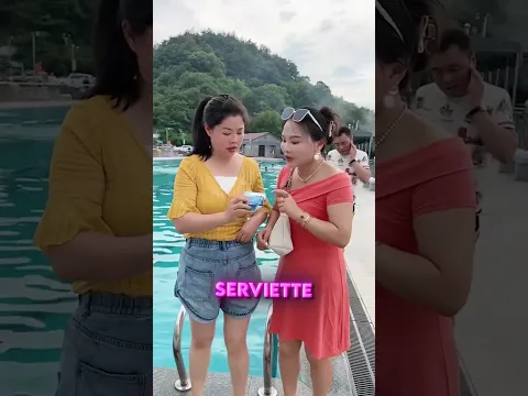 ELLE PORTE SON PANTALON À L'ENVERS ! 😱👖