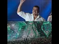 Amr Diab Lights Up the Beirut Sky with a Magical Concert and Fans Welcome Him in White
