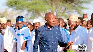 inaga mlyambelele aonesha jeuli ya pesa kwenye show aise ni hatari sana angalia hadi mwisho duh