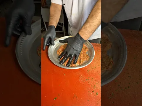 Tepsi kebabı yapımı !! #tepsikebabı #kebap #kebab #youtubeshorts #keşfet #yemek #food #kasap
