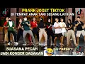 Download Lagu NEKAT !! PRANK JOGET TIKTOK DI TEMPAT ANAK TARI SEDANG LATIHAN AUTO PECAH JADI KONSER DADAKAN HAHA