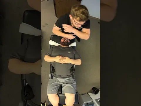 The most satisfying back crack you will see today #chiropractic #satisfying #shorts