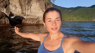 Boat life female solo traveler. Rice is fun
