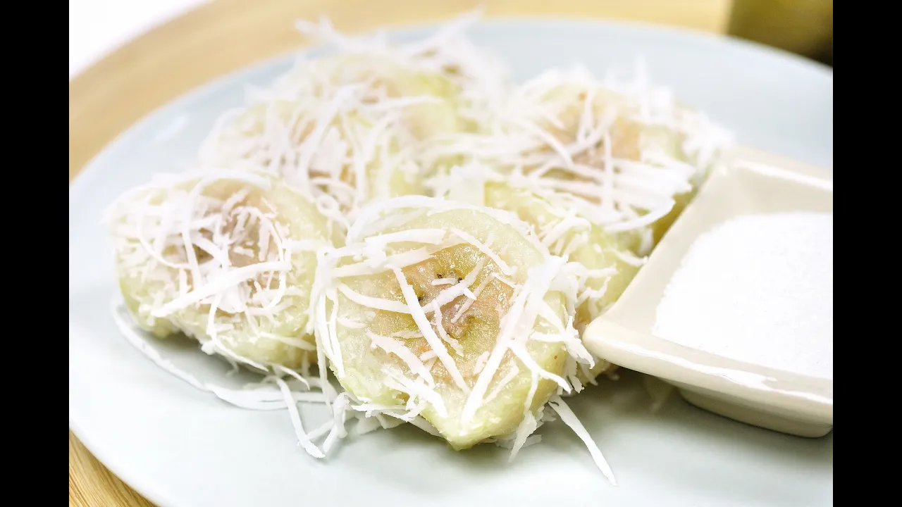 Sticky Rice in Banana Leaf (Thai Dessert) - Kow Tom Jim  [4K]