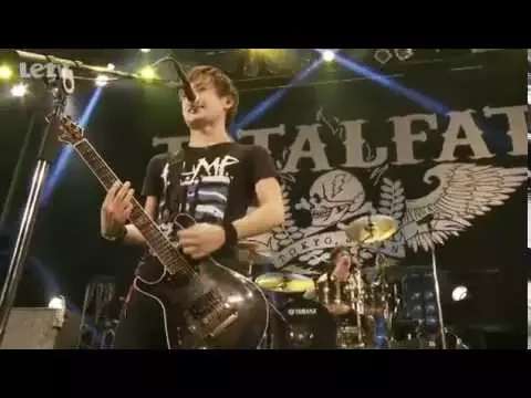 Download MP3 TOTALFAT - World of Glory [live] FAT ALIVE I DVD