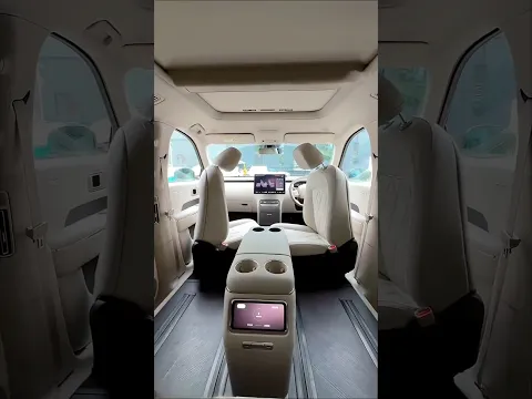 The girl was surprised to see her boyfriend's car!