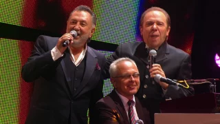 Владимир Девятов и Анатолий Ярмоленко с песней Праздники  Владимир Девятов и Анатолий Ярмоленко с песней Праздники