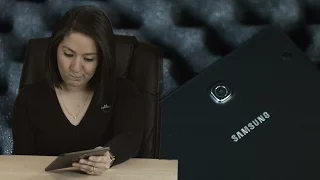 apple girl vs samsung tablet