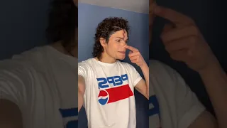 نسخة عن مايكل جاكسون 