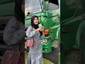 Download Lagu Cuma istri supir yg ketar ketir klo liat suaminya parkir🔥🔥🤙 #hino500 #trukoleng #drivermuda #shorts