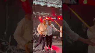 שיר לרבינו עם קהל האלפים במוצאי החג באוהל של שיינר Shmulikberger Music Cover באומן 