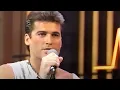 Download Lagu BILLY RAY CYRUS 🎤 Achy Breaky Heart🎶 (Live at The 35th Annual Grammy Awards) 1993