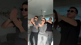 بس يبغالها فلوس 