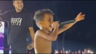 طفل بيغني بدون ملابس في حفلة بالغردقة مع شحتة كاريكا سمعها