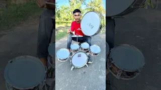 طبول كبيرة وفرقة جاز اختبار الطبول لـ Shorts الرائعة 