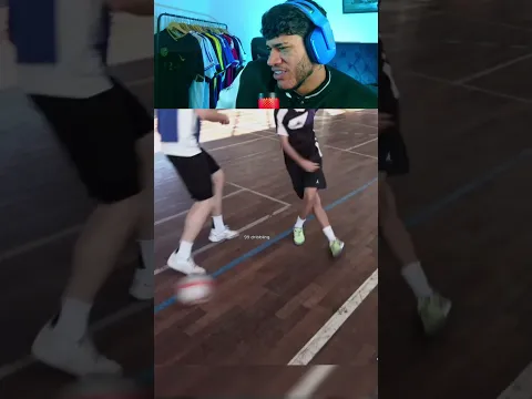 o Elias é um absurdo jogando futsal