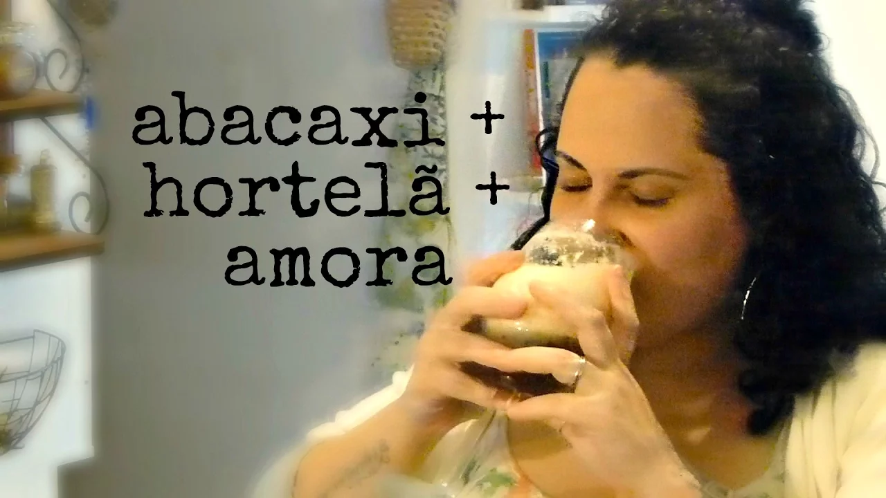 SUCO DETOX DE COUVE COM ABACAXI { Pós Festas}  # 25. 