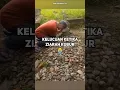 Download Lagu Momen lucu Ziarah Kubur #ngakak #lucu #meme #yuhuKocak #kocak