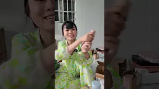 Dầu gội khô mẫu mới về mua 1 chai là có quà tặng