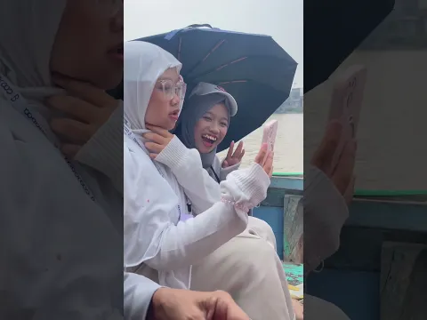 Begini Rasanya Nonton Lomba Sampan Langsung dari Tengah Sungai! 🔥 #Shorts