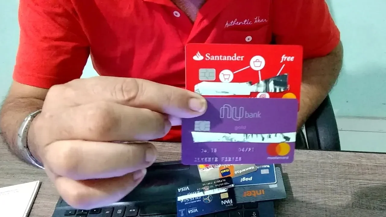 NUBANK OU SANTANDER FREE? QUAL O MELHOR CARTÃO DE CRÉDITO?