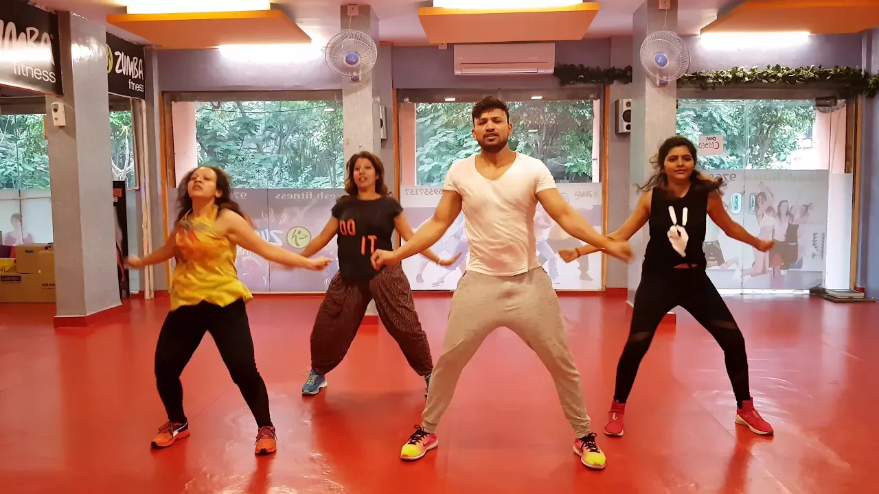 Bollywood fitness ..weight loss workout" Sato Janam Tujhko paty Gori Tere Naino Me Hum bas Jaate" d