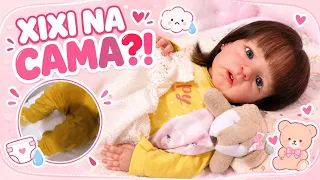 MINHA BEBĂ REBORN SANDIE FEZ XIXI NA CAMA! đ±đŒ