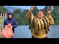 Lagu Traditional Fishing Skills - Single Mother Catches Giant Fish in Deep, Scary River