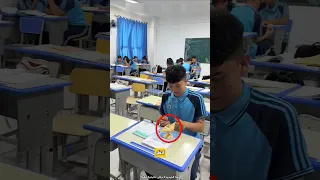 نظف مصباح علاء الدين في الفصل Shorts 