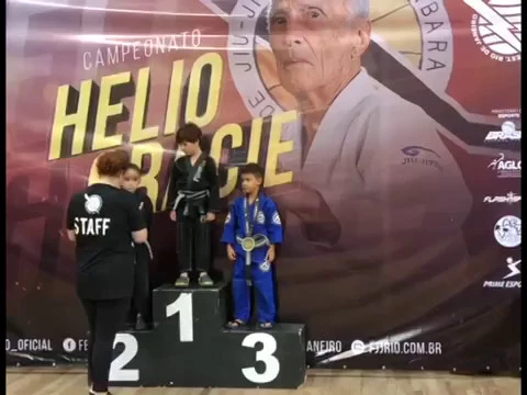 Ecuatoriano Jimmy Palacios se consagra campeón de Jiu Jitsu en Brasil