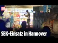 Download Lagu Hannover: SEK überwältigt Axt-Mann an Tanke