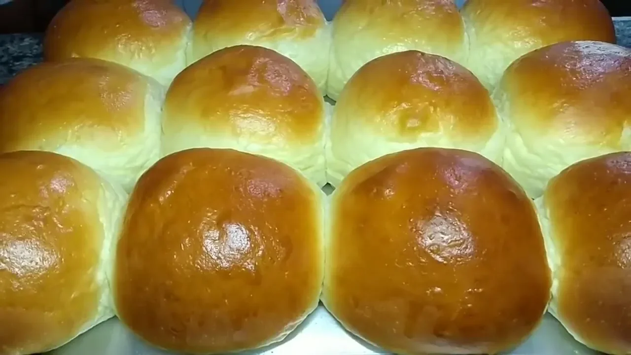 Nesse vídeo vou te ensinar a fazer um Delicioso Hambúrguer Caseiro muito simples de fazer e como aco. 